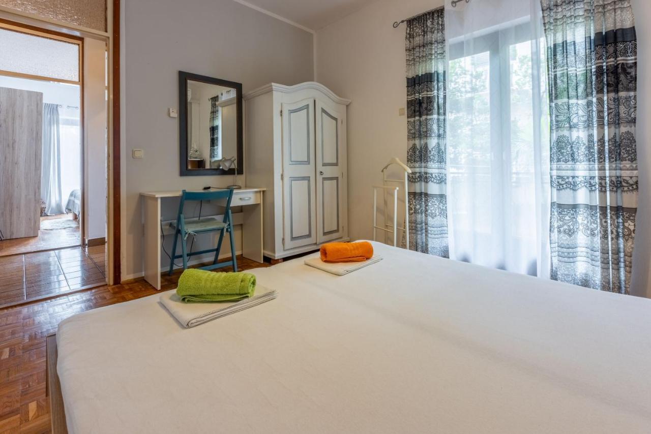 Apartment Suzy Dramalj Bagian luar foto