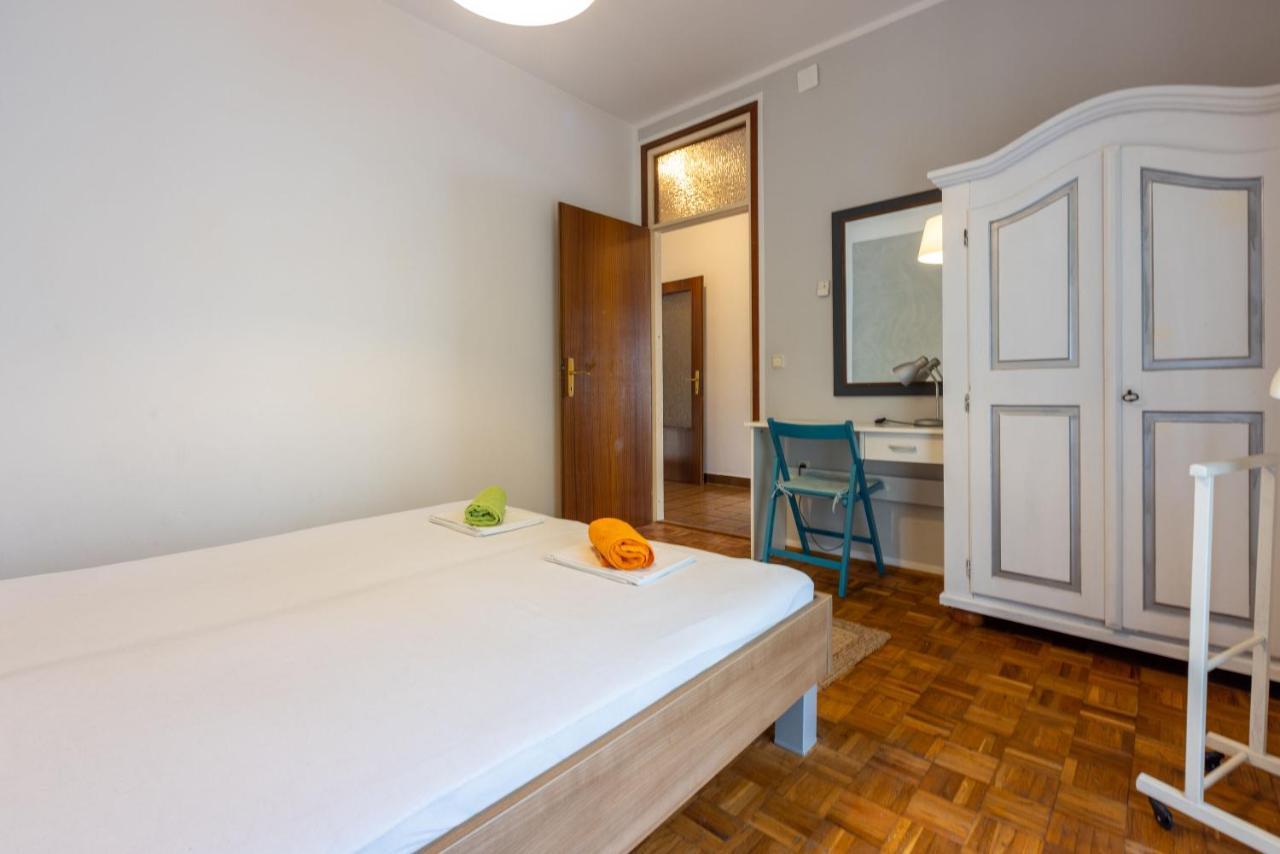 Apartment Suzy Dramalj Bagian luar foto
