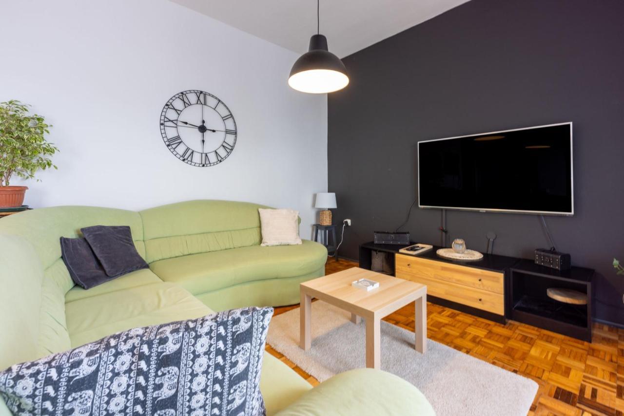 Apartment Suzy Dramalj Bagian luar foto