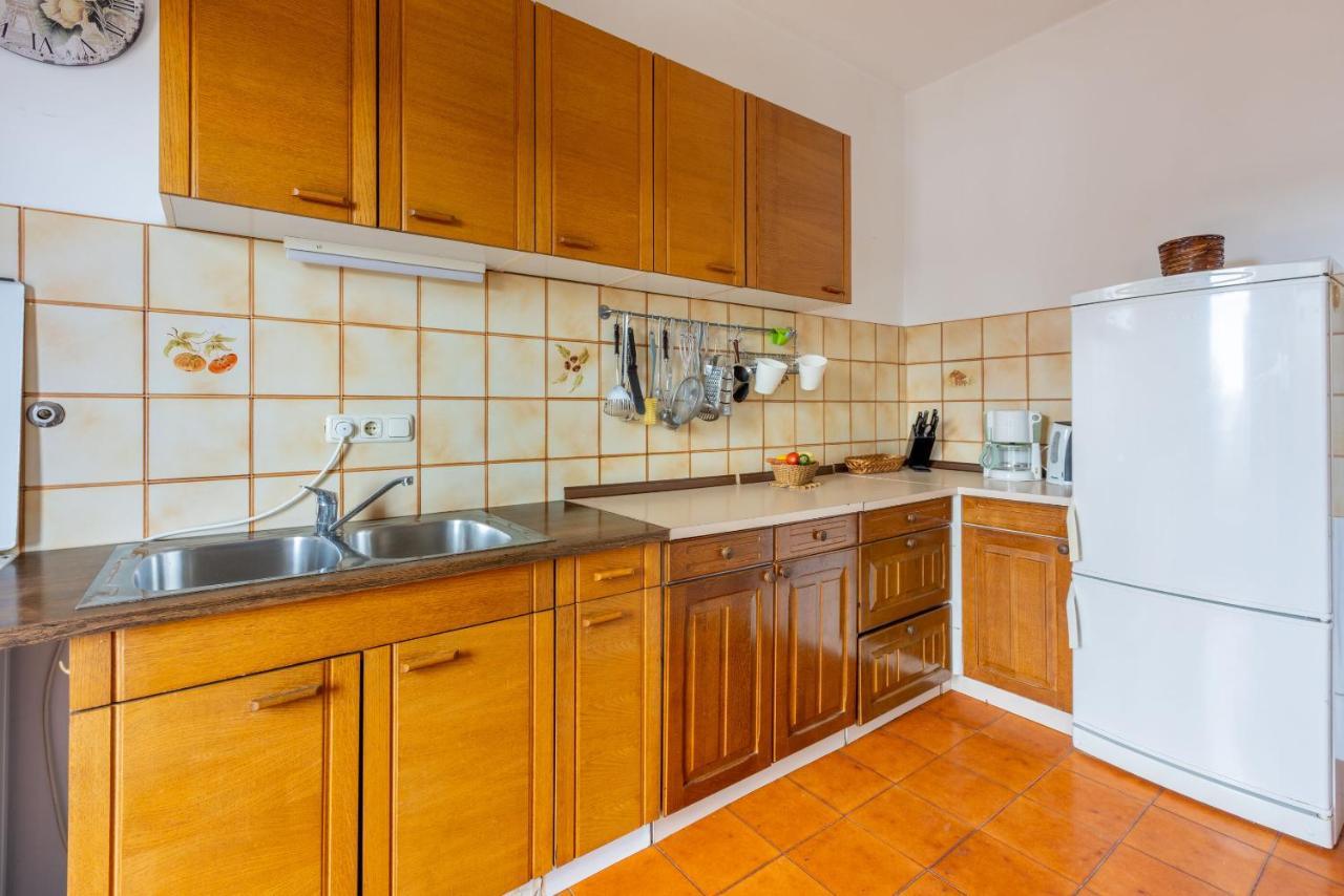Apartment Suzy Dramalj Bagian luar foto